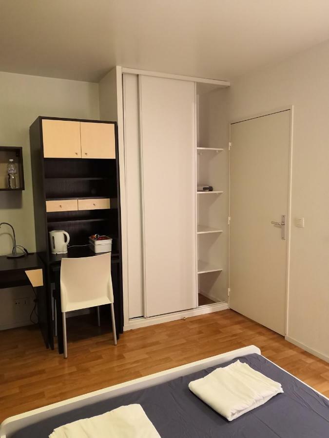 Studio Lumineux 10 Min A La Defense Rueil-Malmaison Buitenkant foto
